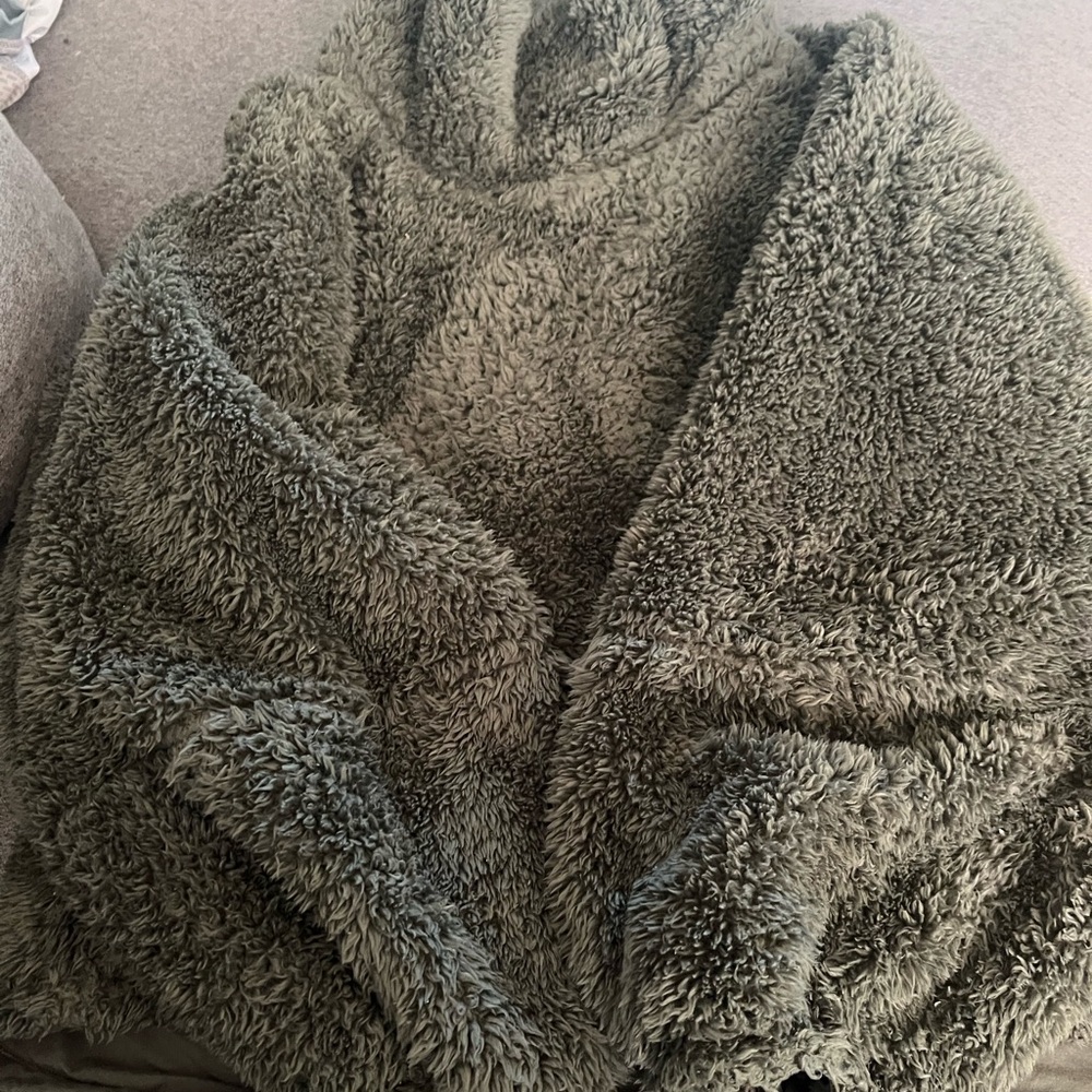 Lululemon Sherpa pullover